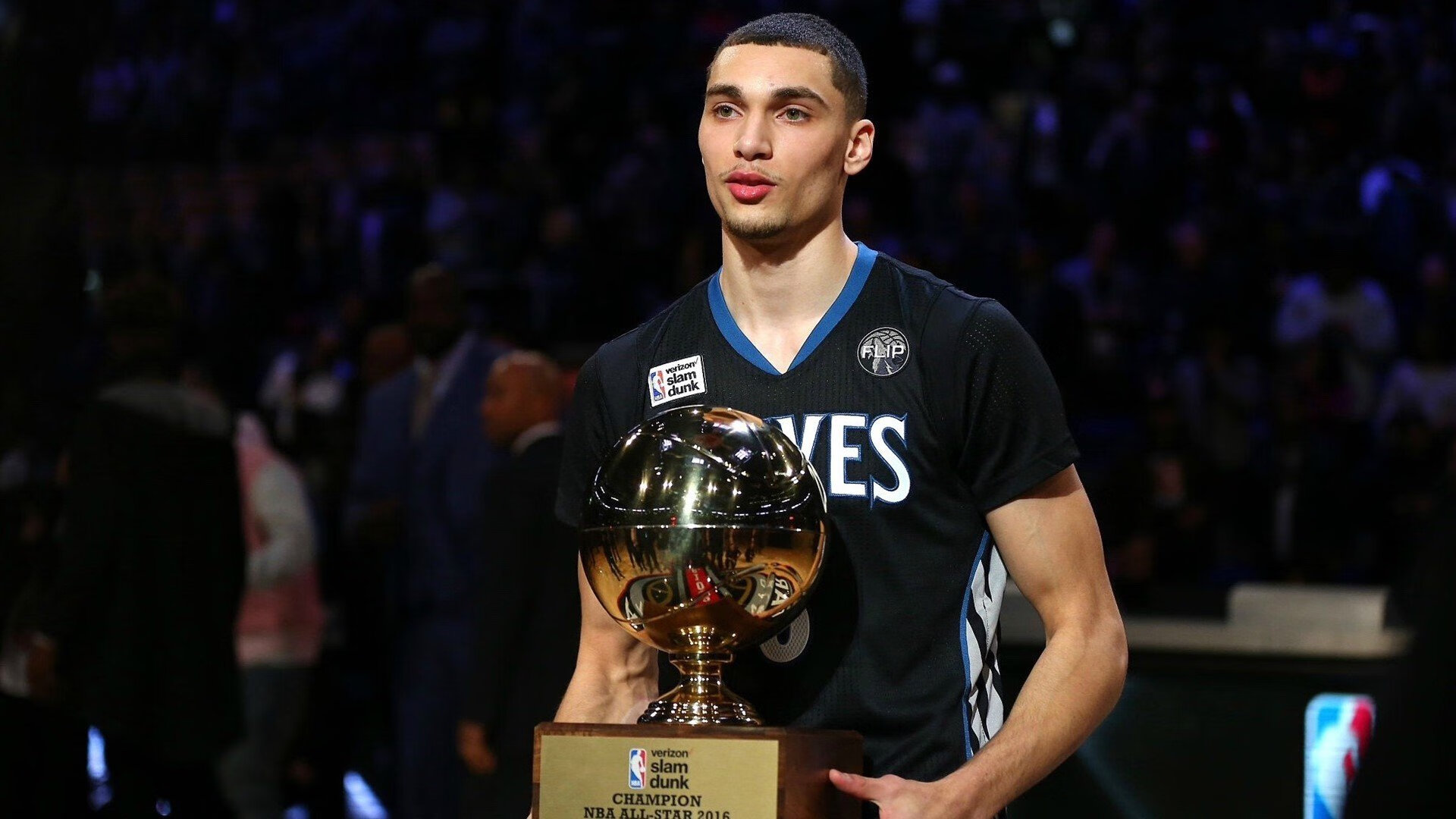 开云全站下载-全场爆发：张伟砍下30分，点燃比赛激情！，张伟赢了吗